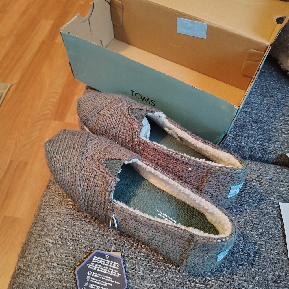 Toms